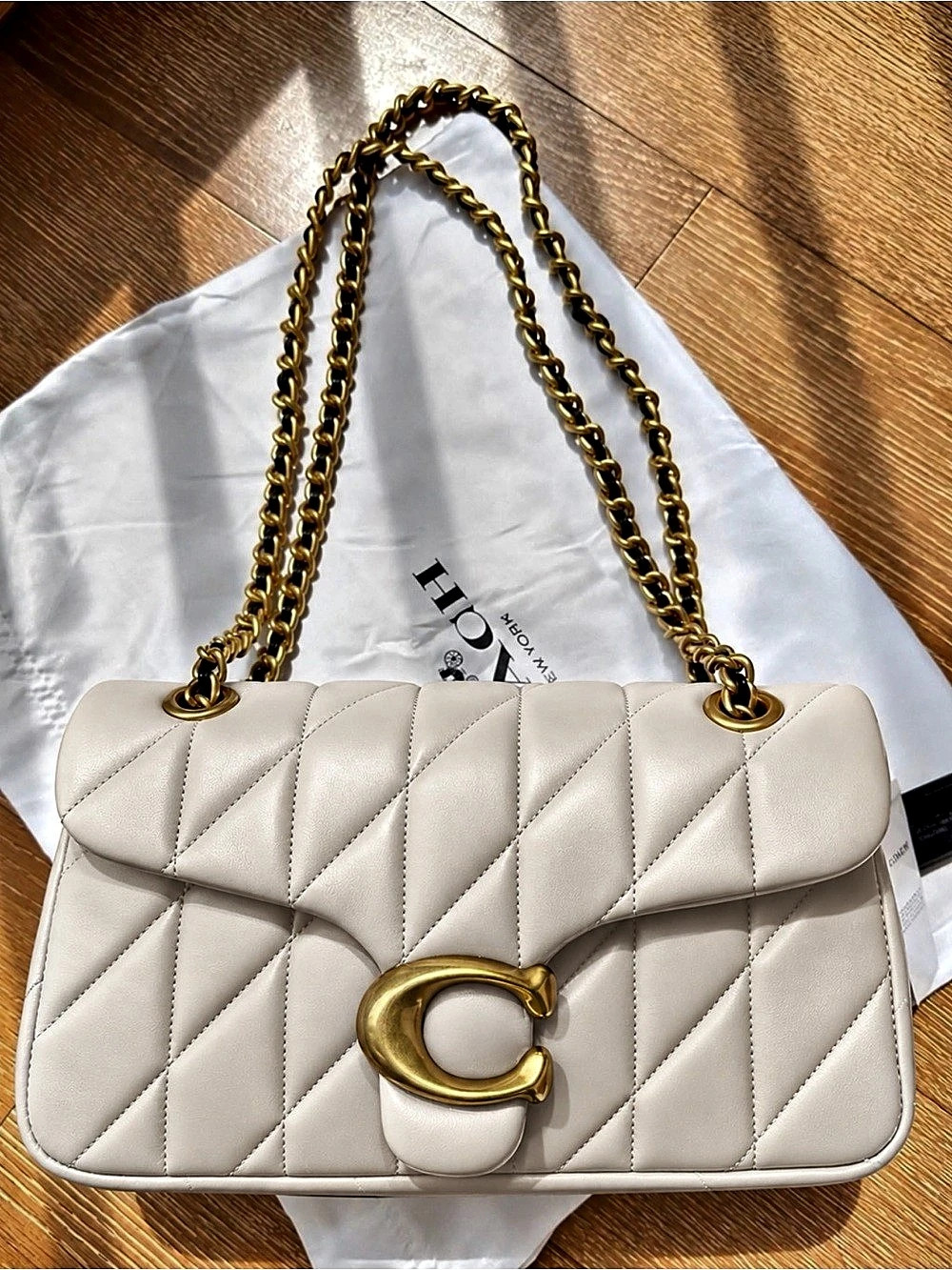 Coach Tabby Shoulder Bag 26 With Pillow Quilting Pillow Quilting White